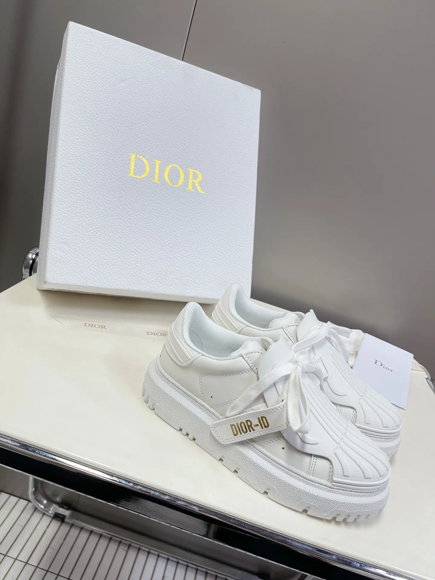 👟👟Ex-factory price 480👟👟Women's Shoes Women's Clothing Women's Shoes Women's Clothing DIOR Dior classic shell-toe sneakers, genuine purchase and development, perfect one-to-one reproduction ✔️Cow leather upper ➕Transparent film, classic shell outsole, very comfortable, genuine full set of packaging, transparent outsole, size 35-41
